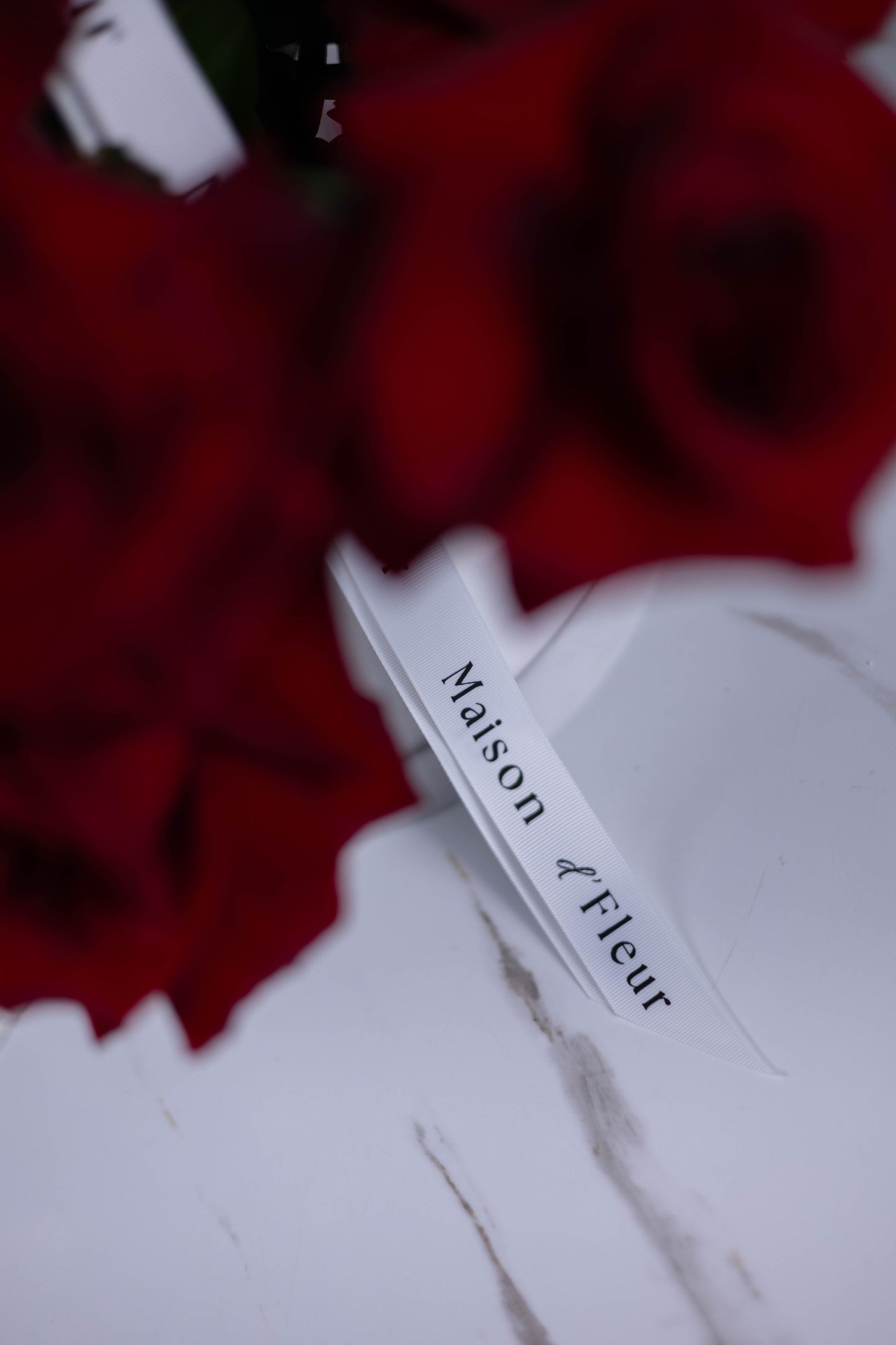 "La Reine Noire" Exclusive Hatbox of Red Roses & Orchids