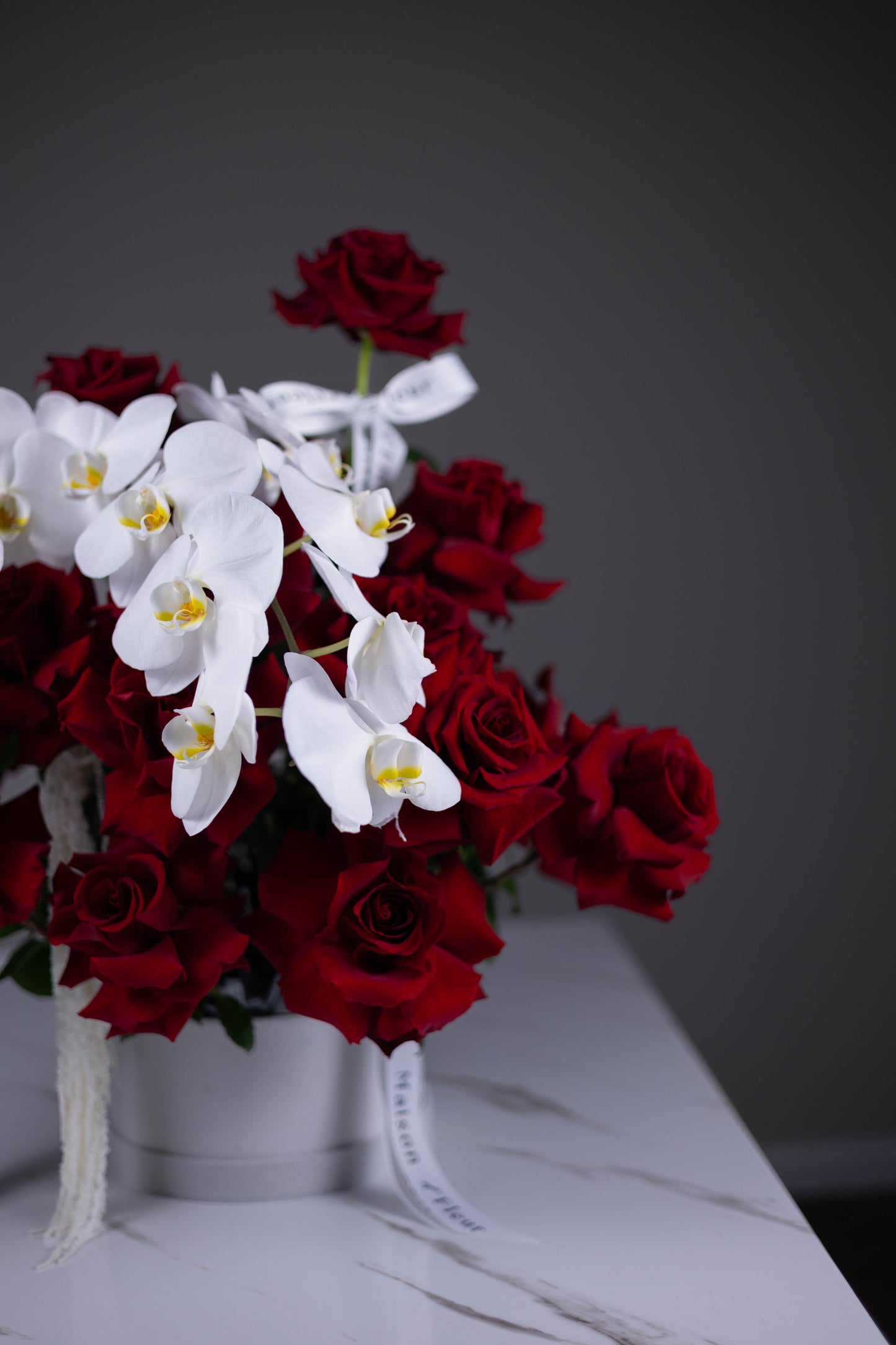 "La Reine Noire" Exclusive Hatbox of Red Roses & Orchids