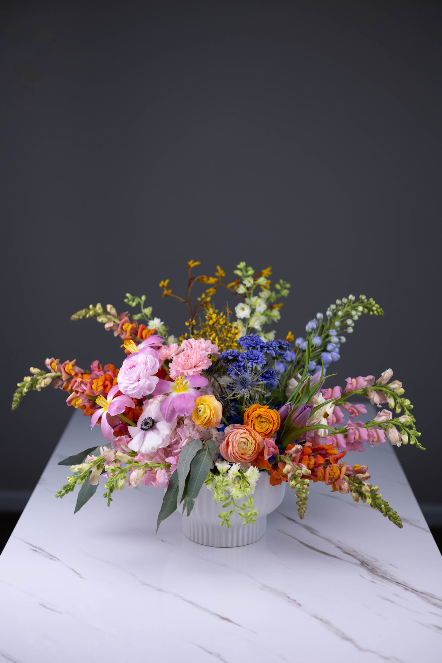 "La Palette Vivante" Corlorful Artisan Arrangement in Vase