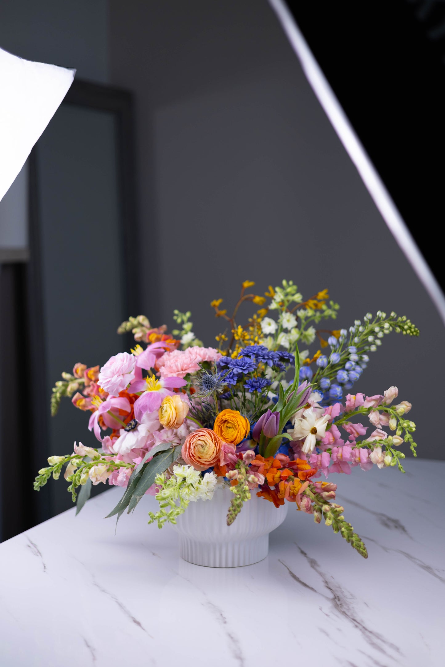 "La Palette Vivante" Corlorful Artisan Arrangement in Vase