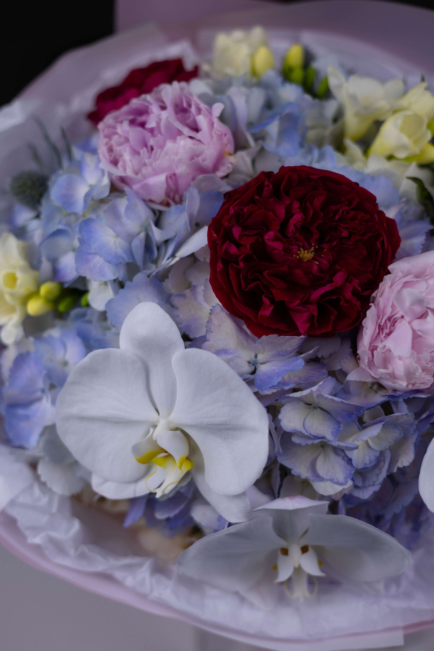 "Éclat de Minuit" Large Luxury Bouquet with Orchids,Peonies, Garden Roses and Hydrangeas