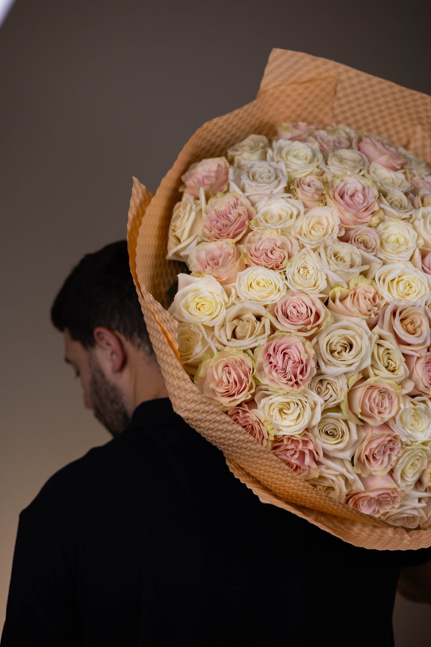 "Éclat de Lilas" Pink & White Roses