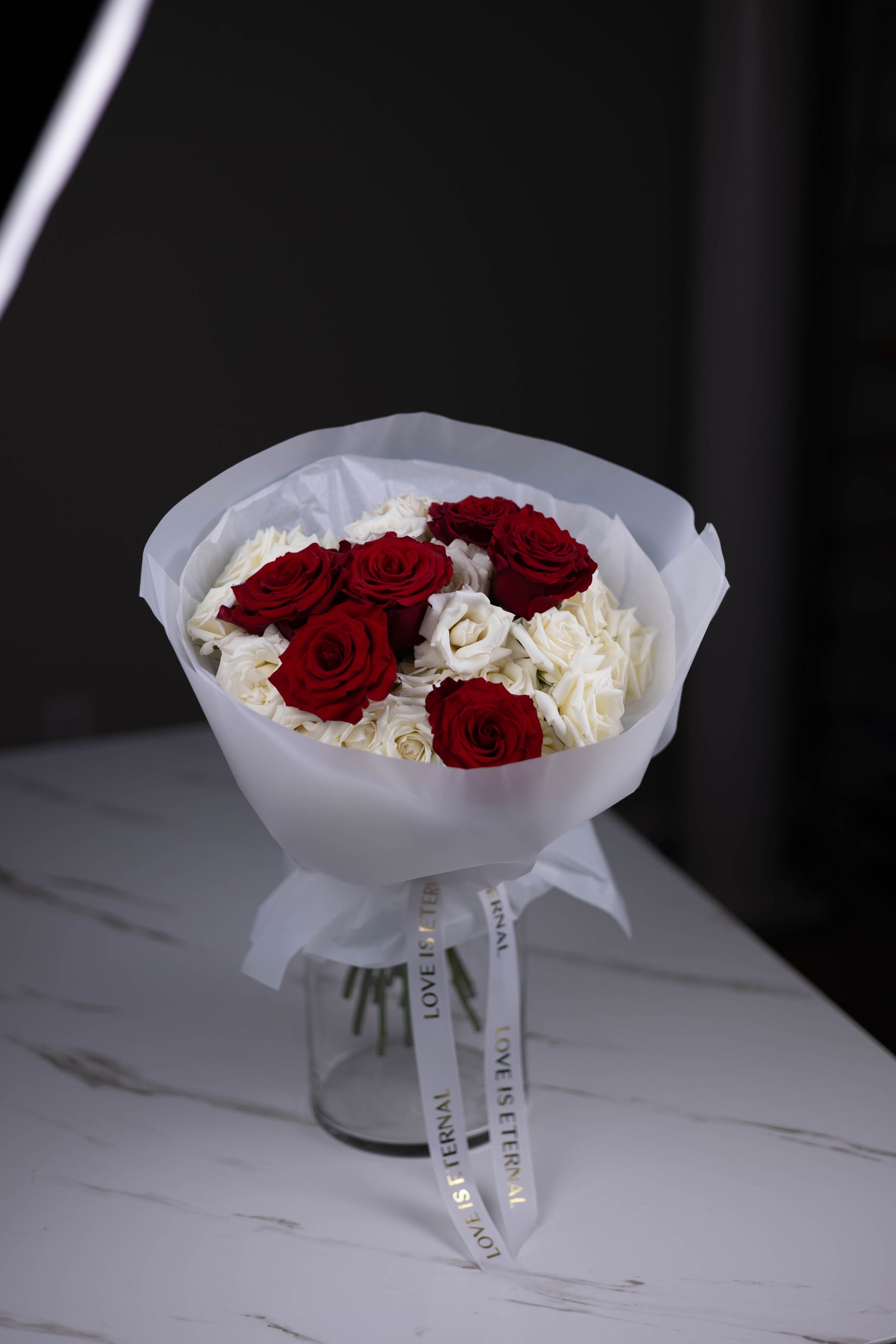 classic Valentine’s bouquet delivery