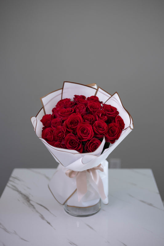 "Timeless Classic" 25 Fresh Red Roses