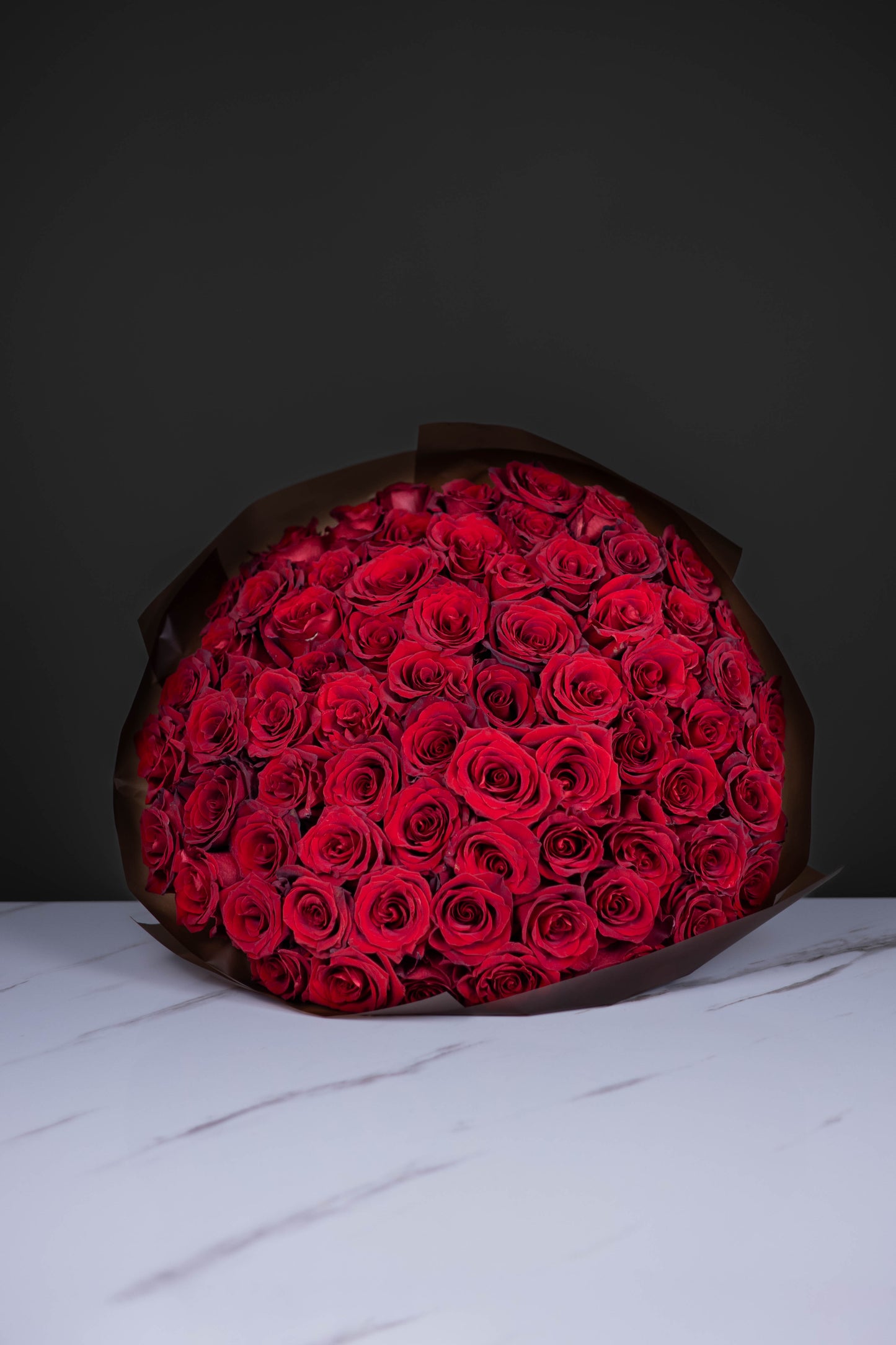 "Éternel Amour" Red Roses