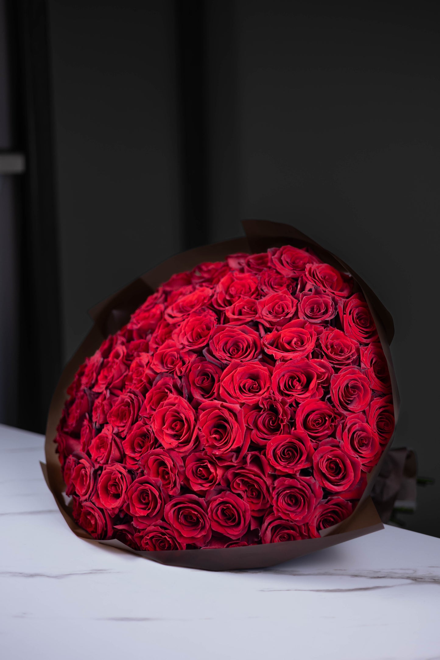"Éternel Amour" Red Roses