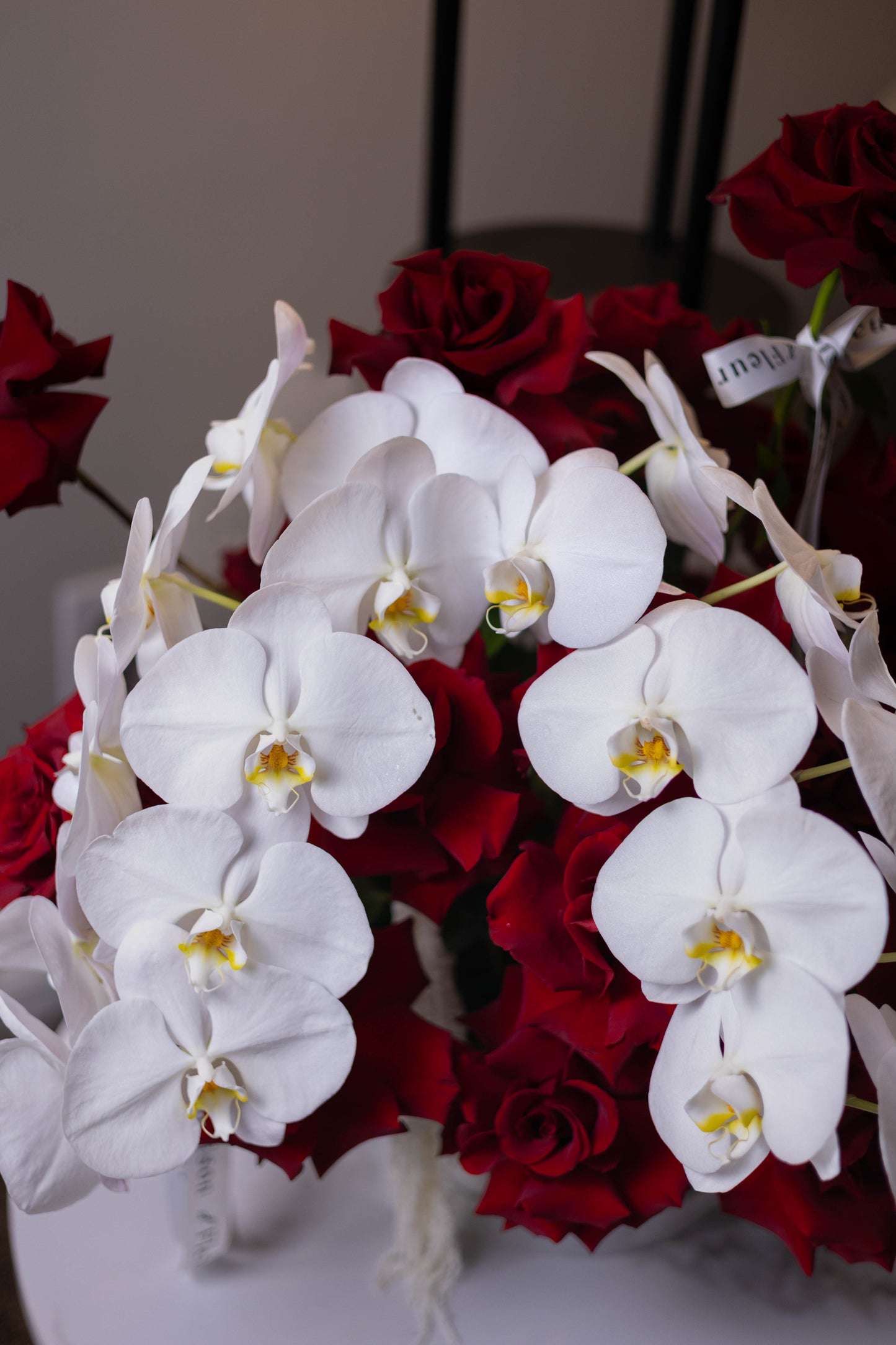 "La Reine Noire" Exclusive Hatbox of Red Roses & Orchids