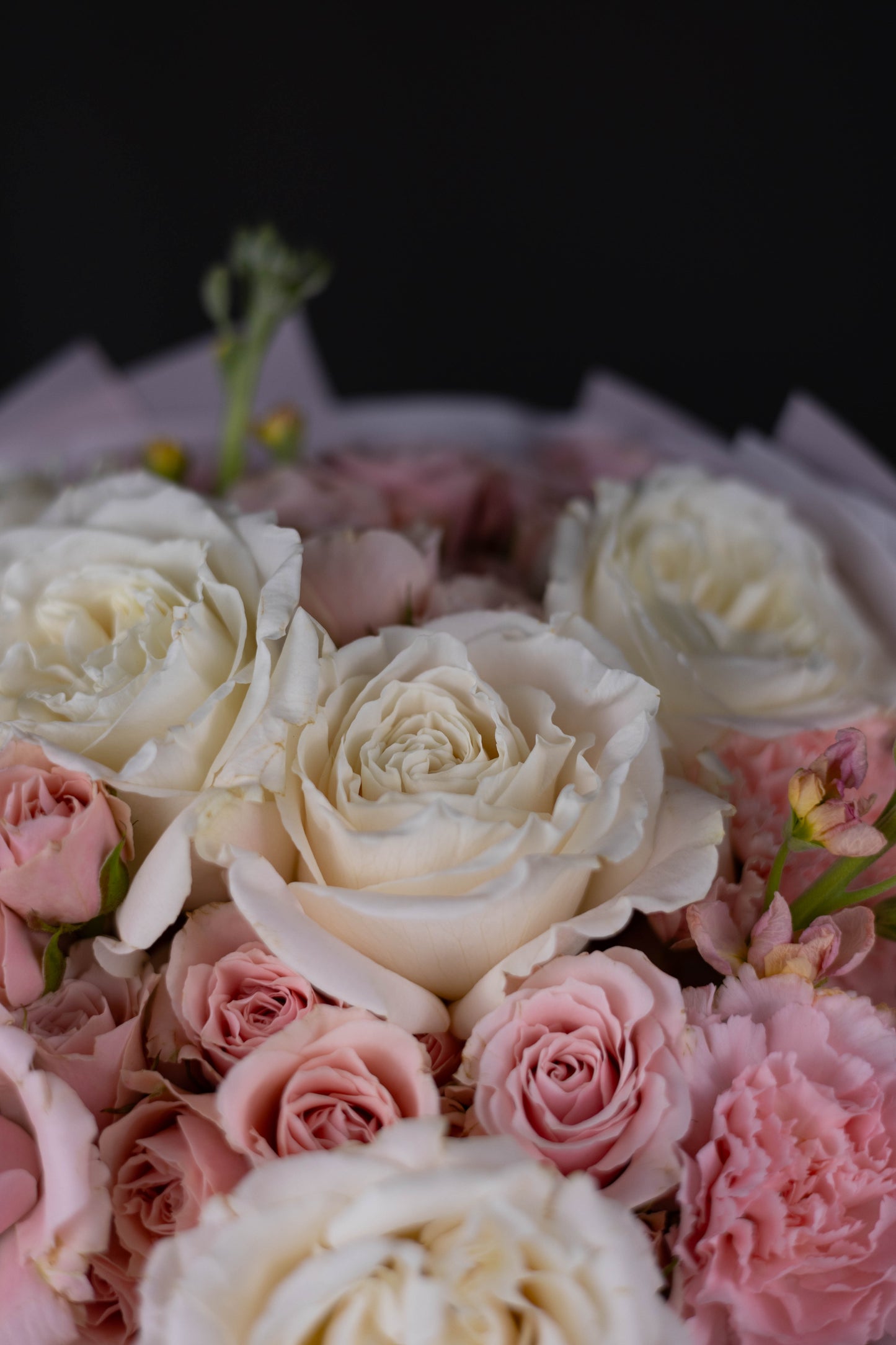 "Rosée du Matin" White Pink Bouquet of Roses and Stock