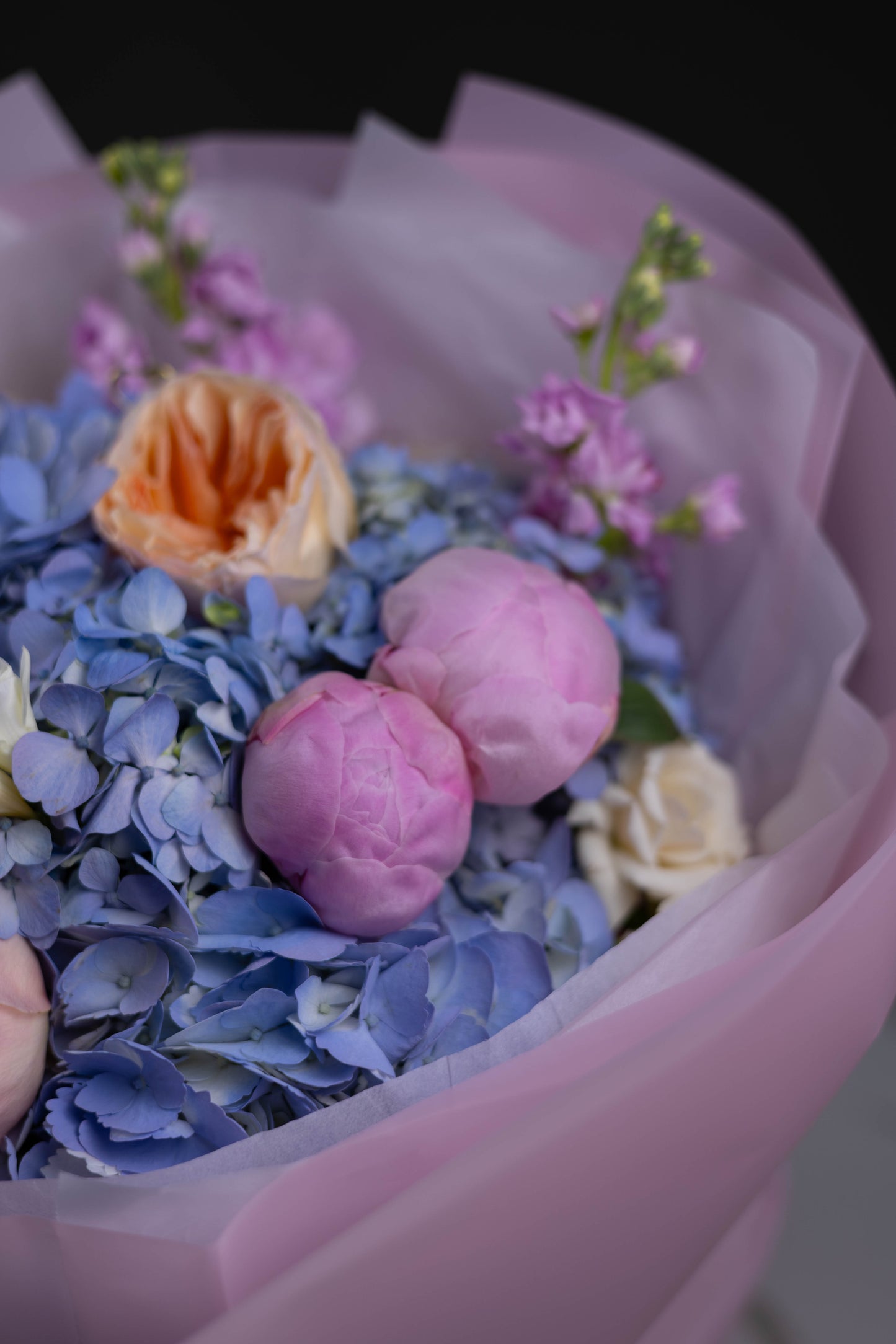 "Ciel d’Aube" Luxury Bouquet of Hydrangea, Juliet Garden Rose, Peony, Freesia and Stock